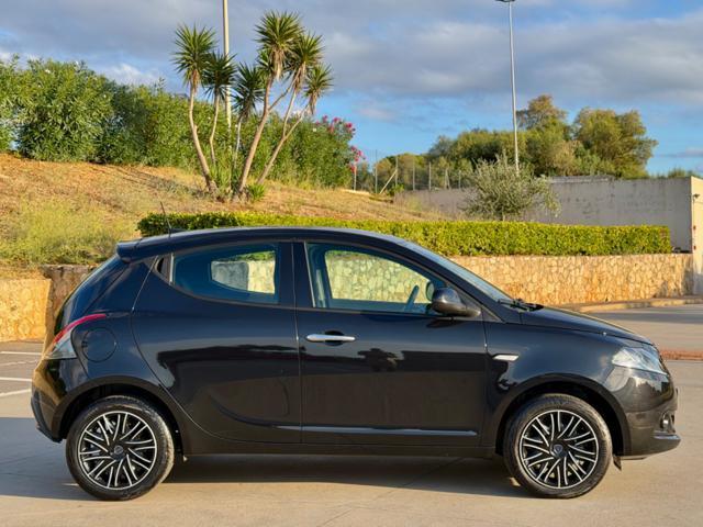 LANCIA Ypsilon GOLD+RETROCAMERA+NAVI CARPLAY+LED