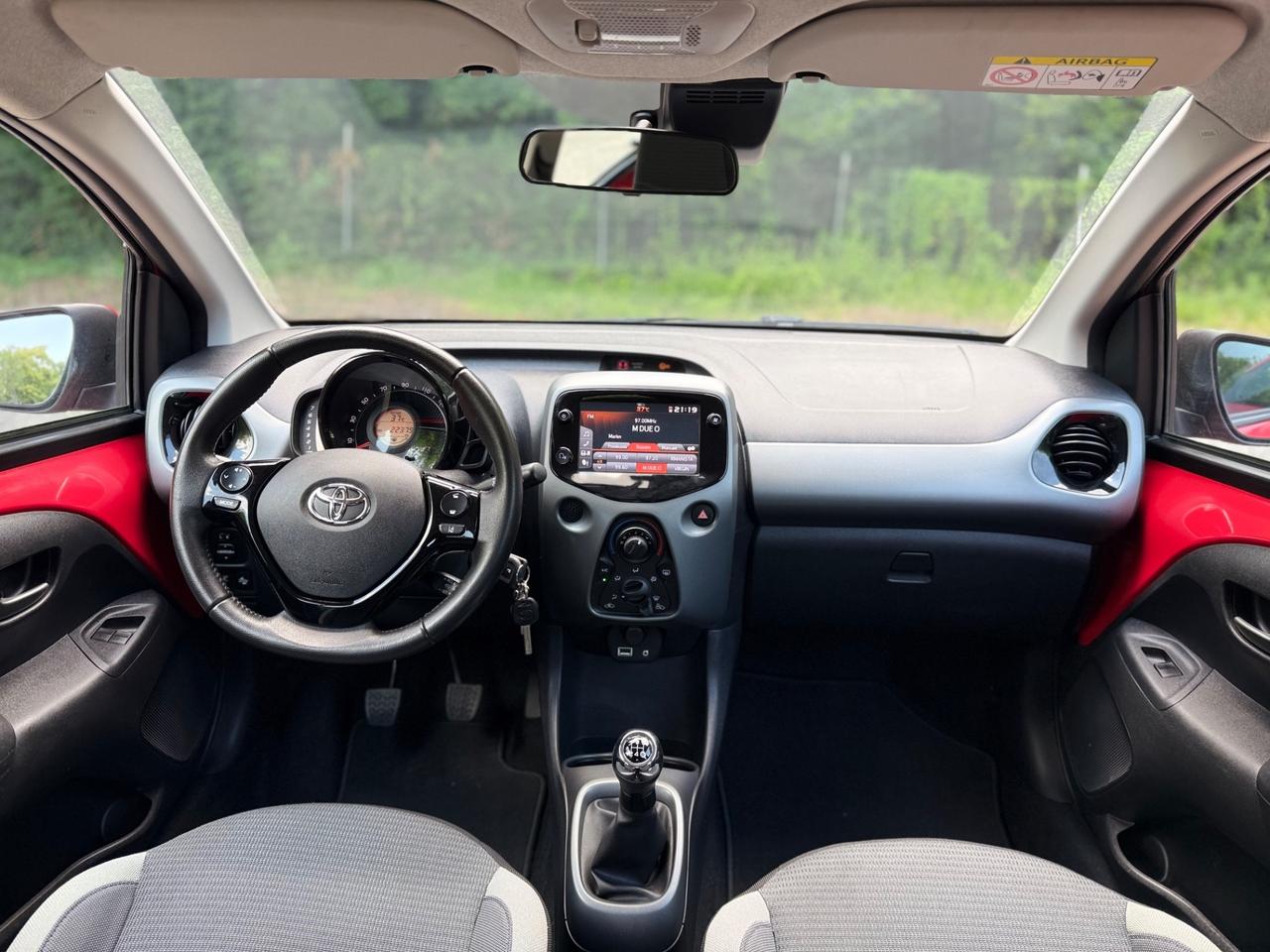 Toyota Aygo Connect 1.0 VVT-i 72 CV 5 porte x-clusiv