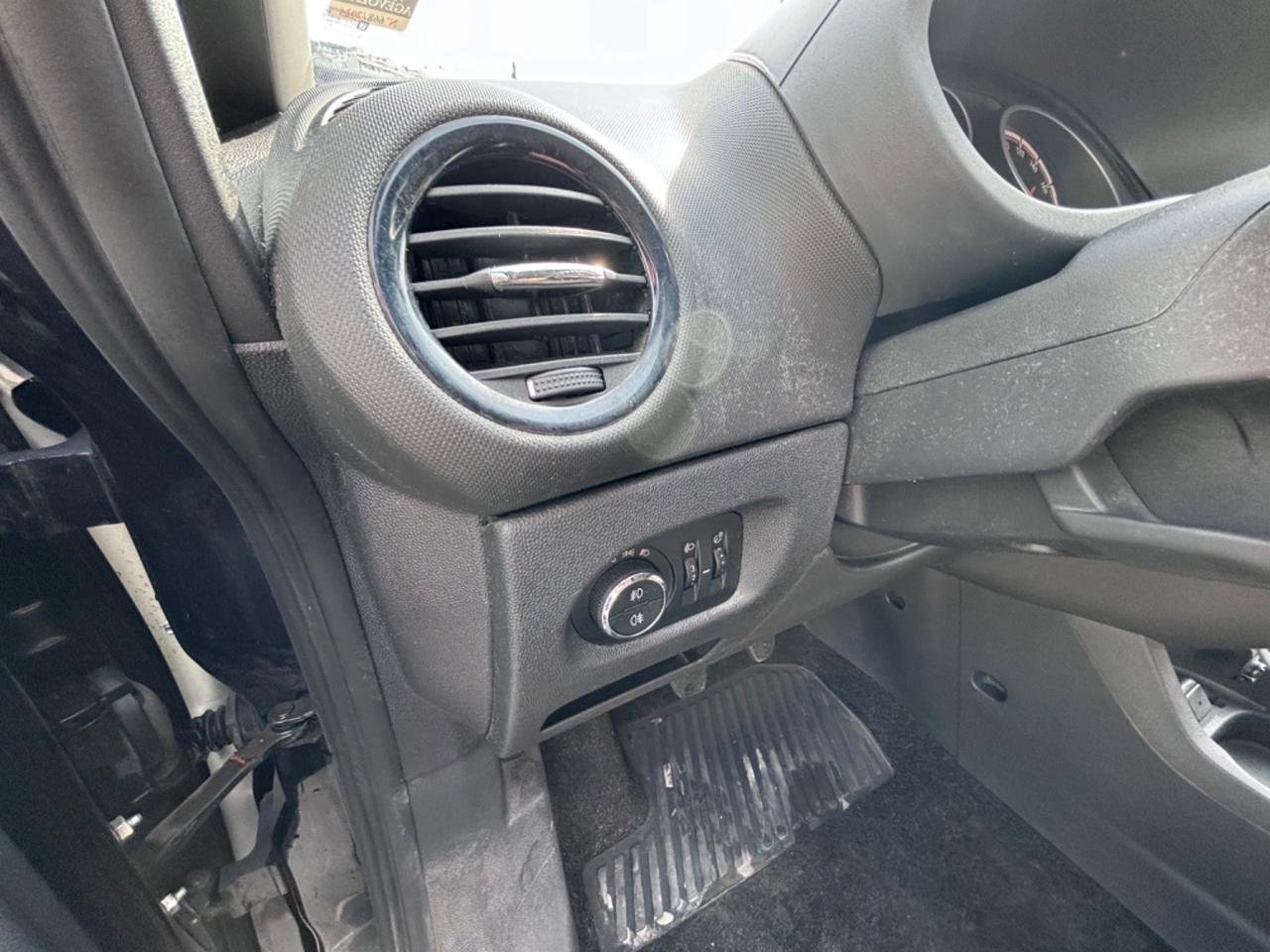 Opel Corsa 1.2 85CV 3 porte GPL-TECH b-color