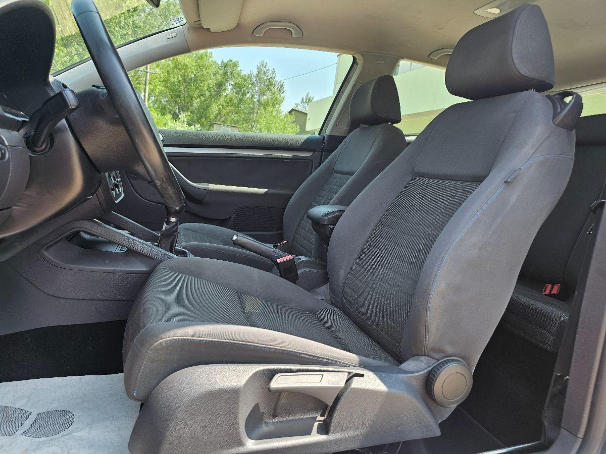 VOLKSWAGEN GOLF 5 1.6 BENZINA 3P GARANZIA 12M