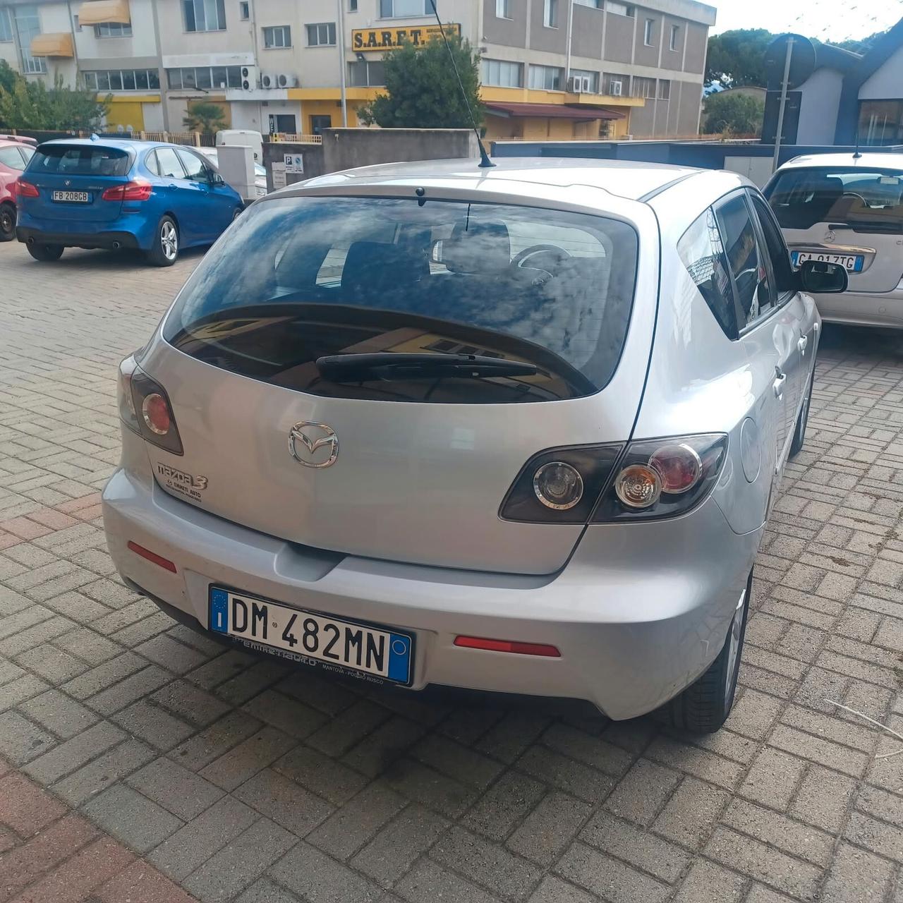 110.118 MAZDA 3 SEMBRA NUOVA OK NEOPATENTATI