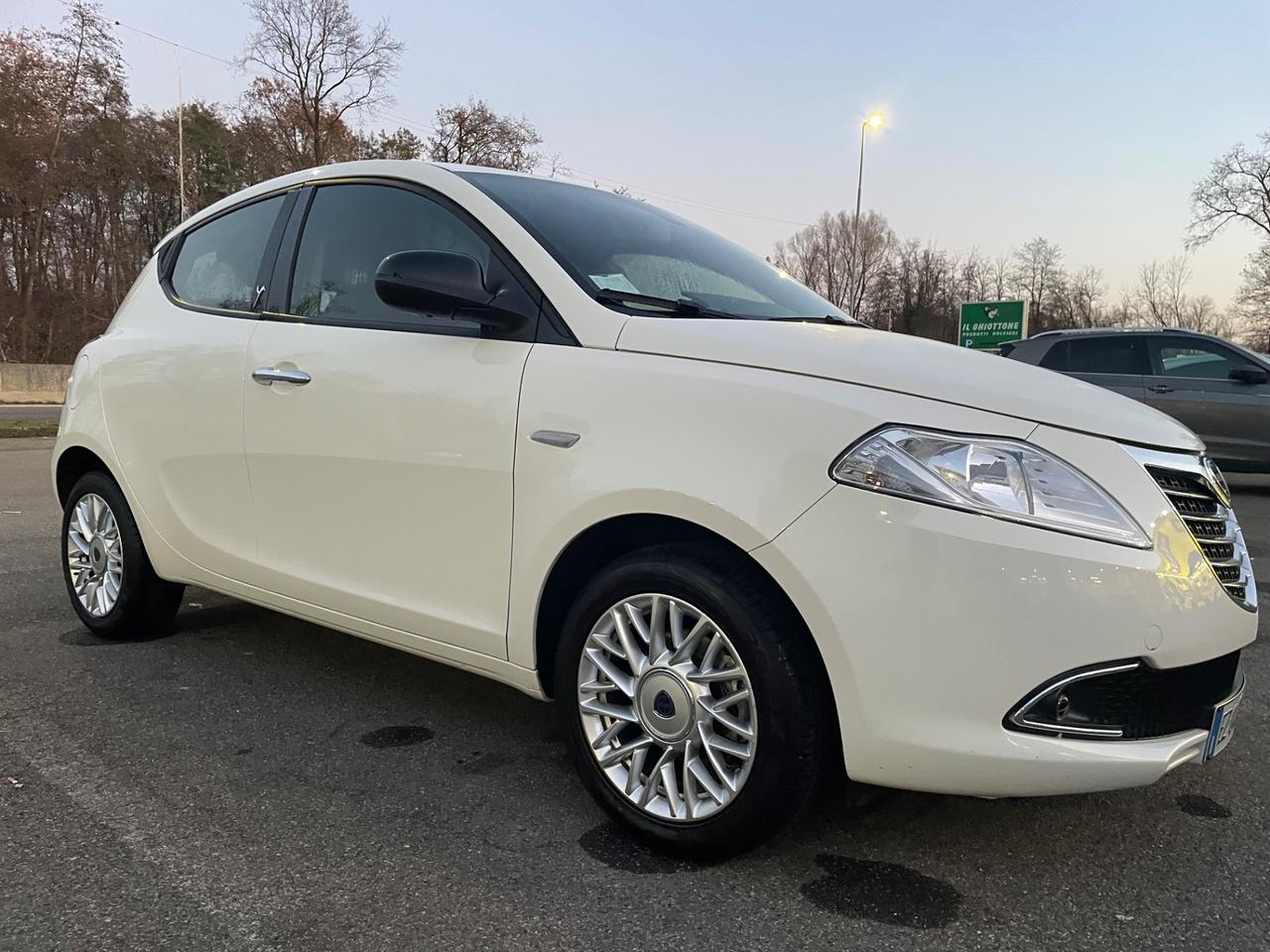 Lancia Ypsilon 1.2 69 CV 5 porte*Neopatentati*Solo 30000km*