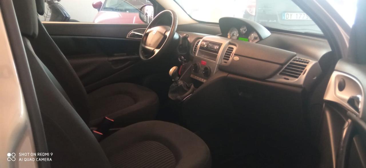 LANCIA YPSILON 5 PORTE