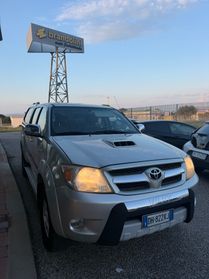 Toyota Hilux 3.0 D-4D aut.4WD 4p. Double Cab SR