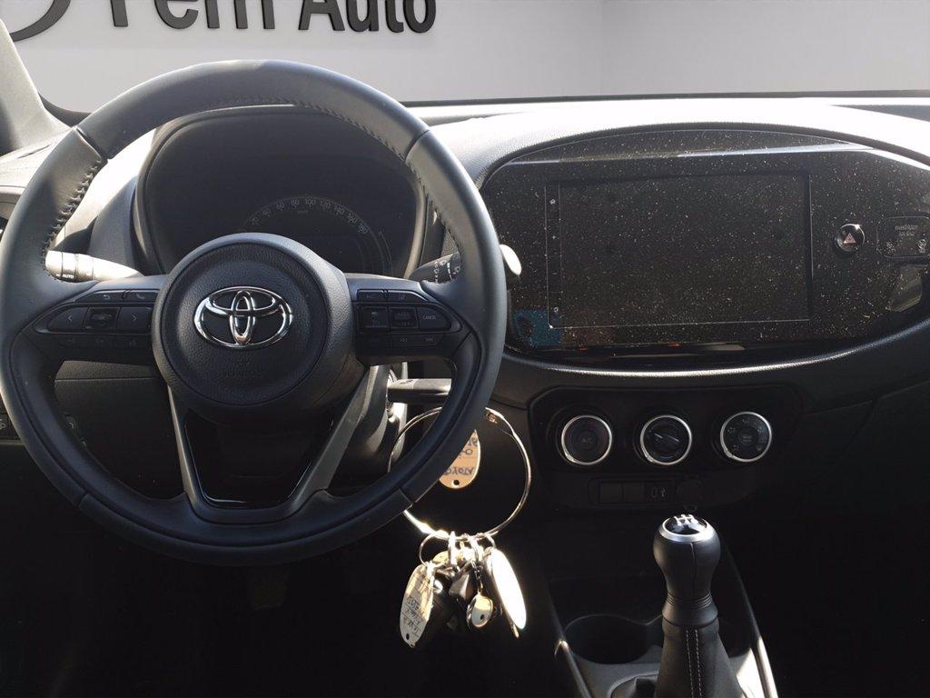 TOYOTA Aygo x 1.0 active 72cv del 2024