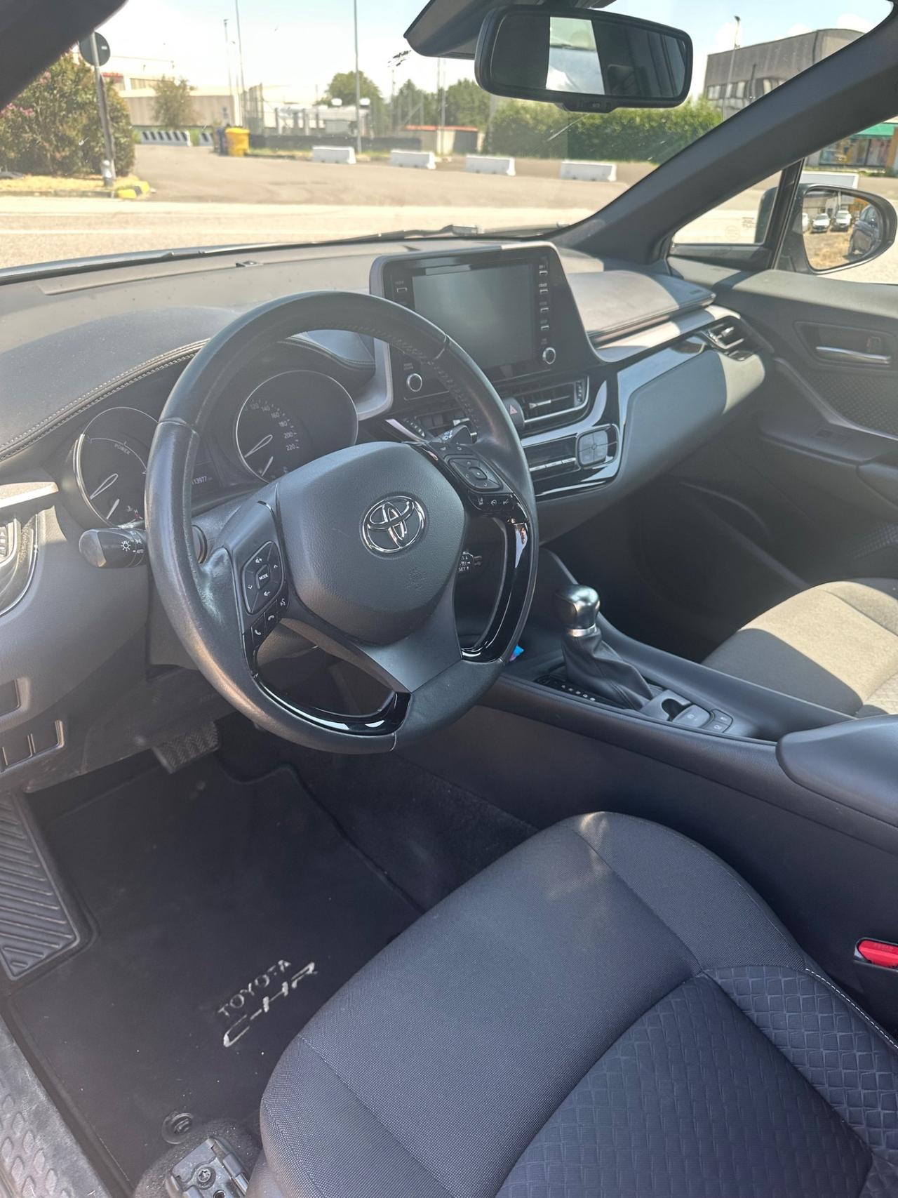 Toyota C-HR 1.8 Hybrid E-CVT Business