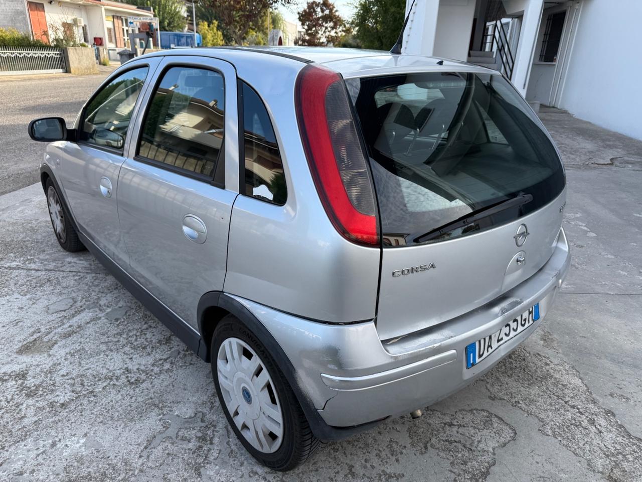 Opel Corsa 1.2 5 porte Cosmo 2006 no blocchi città