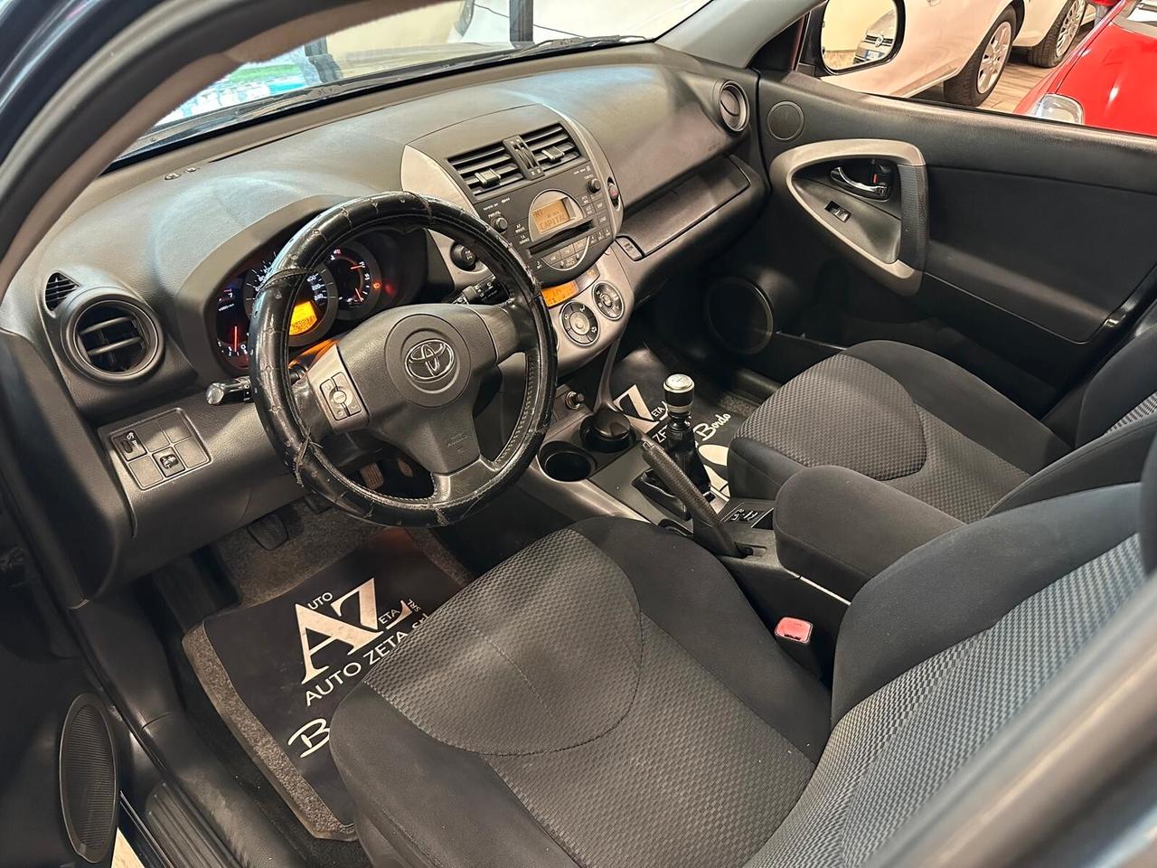 Toyota RAV4 2.2 D-4D 136 CV Luxury