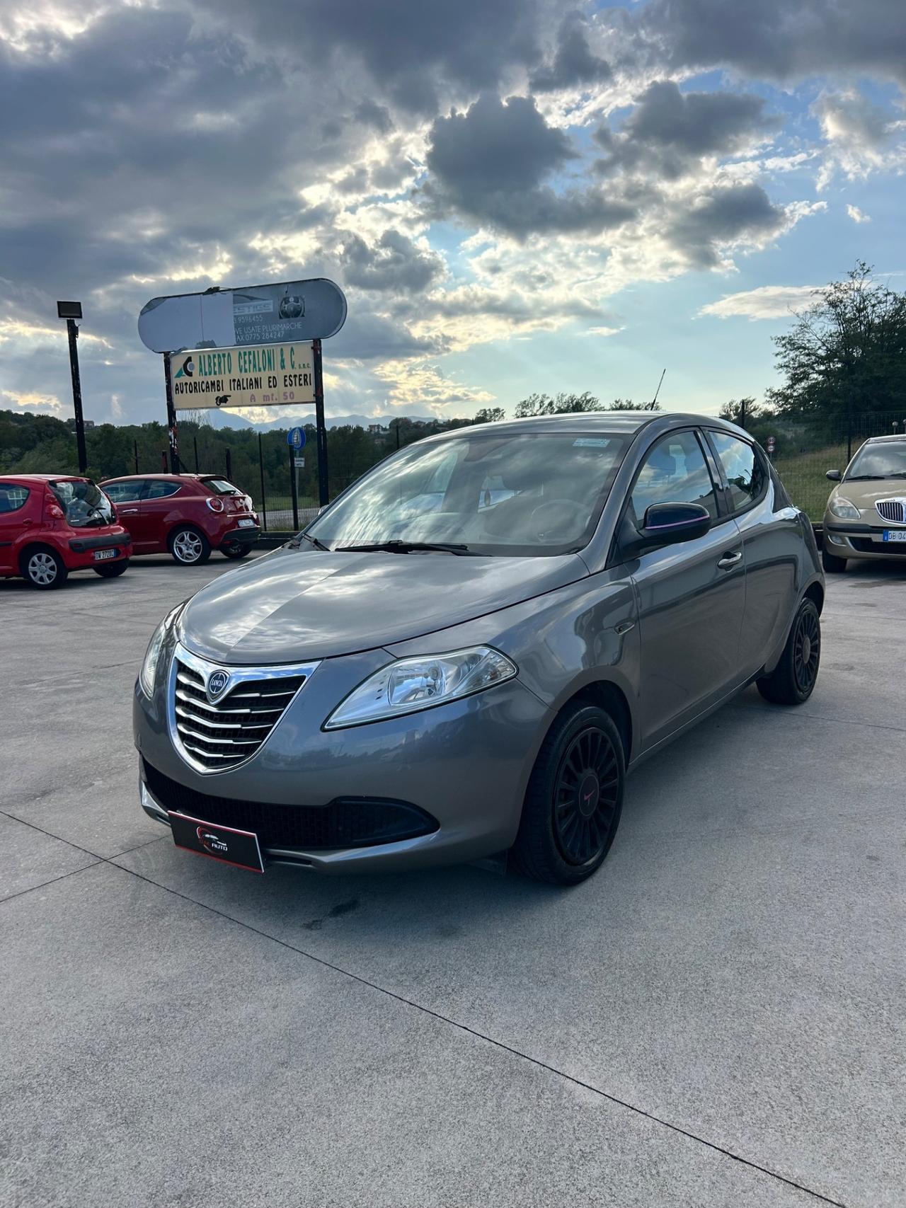 Lancia Ypsilon 1.2 69 CV 5 porte S&S Gold