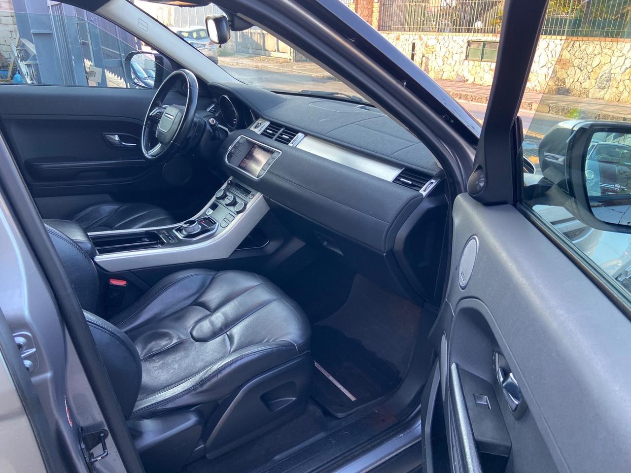 Land Rover Range Evoque 2.2 TD4 5p. Pure