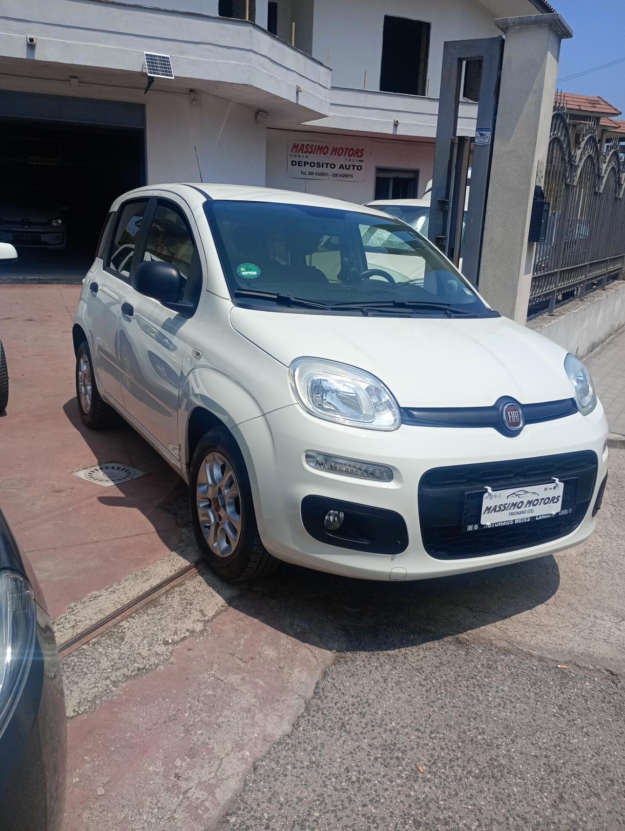 Fiat Panda 1.2 Lounge uconnect,pari al nuovo.