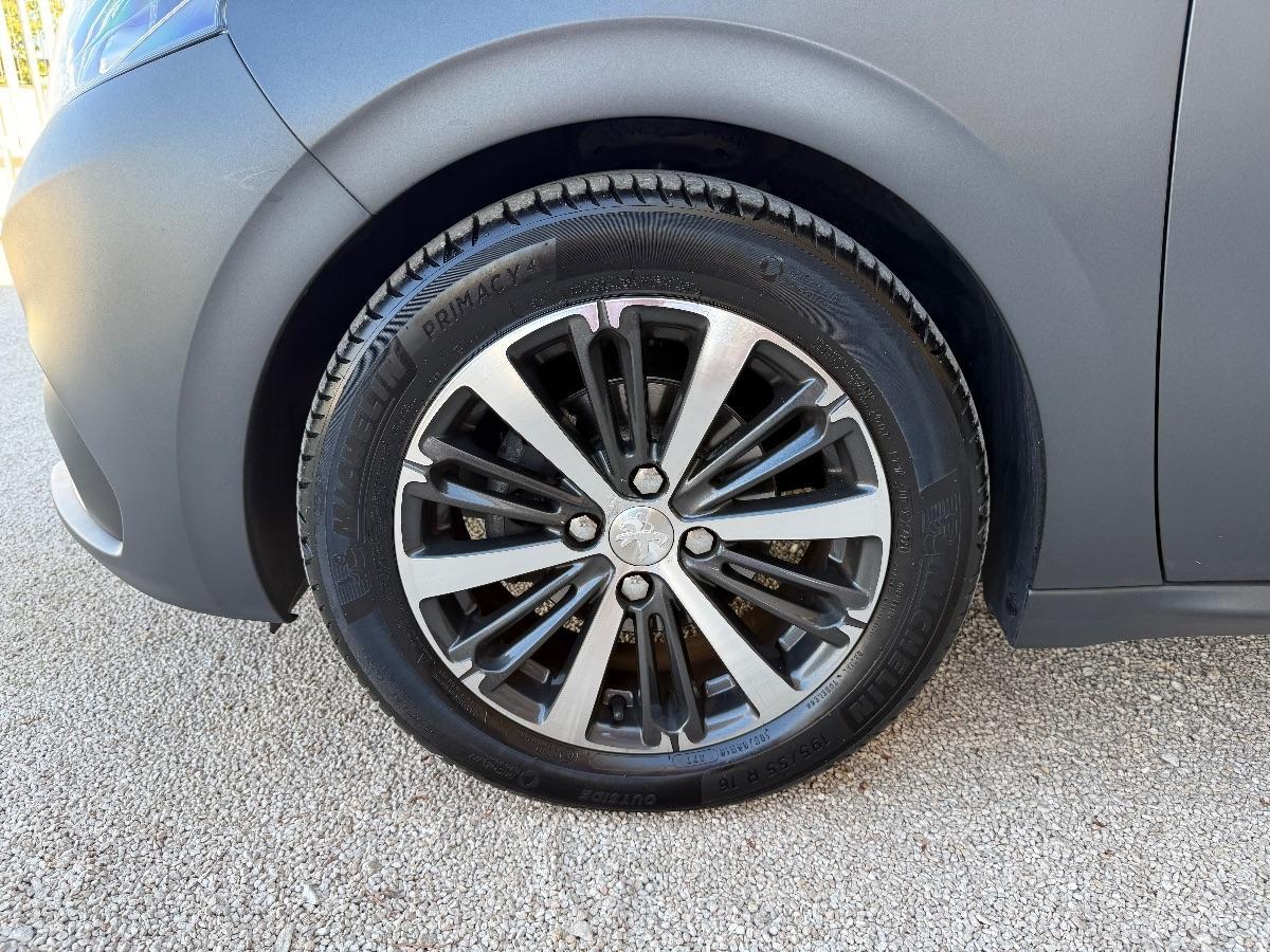 PEUGEOT 208 1.6 BlueHDi 100 5p. Allure; Grigio Opaco; Navi; Telecamera;