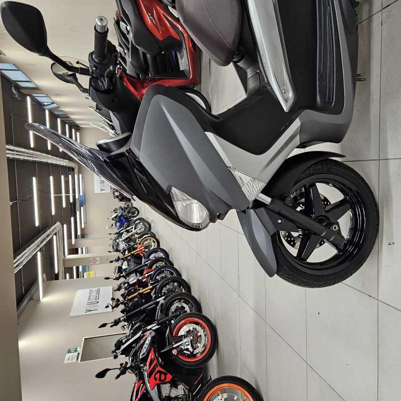 Yamaha X-Max 250 - 2010