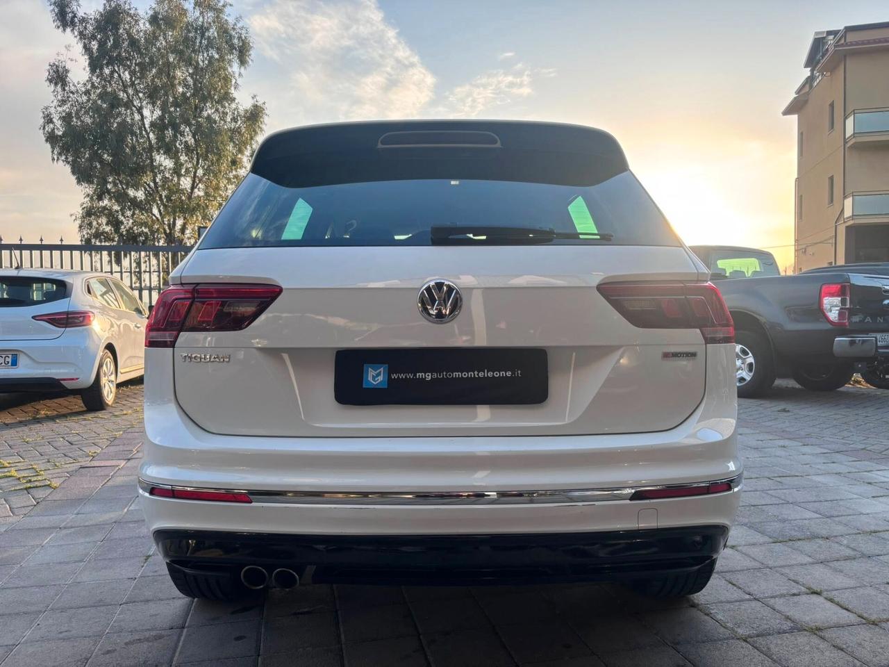 VOLKSWAGEN TIGUAN R-LINE