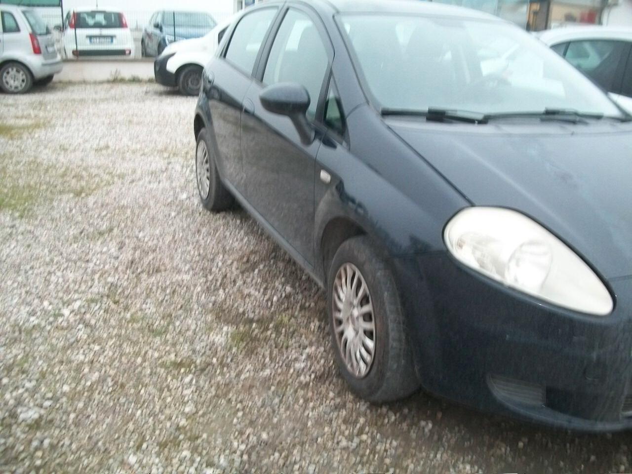 Fiat Grande Punto 1.4 5 porte Active Natural Power NATA A METANO DALLA FIAT,, IL METANO SCADE 30/02/2029 GARANZIA UN ANNO SI NEOPATENTATI REVISIONE SCADE 30/04/2027