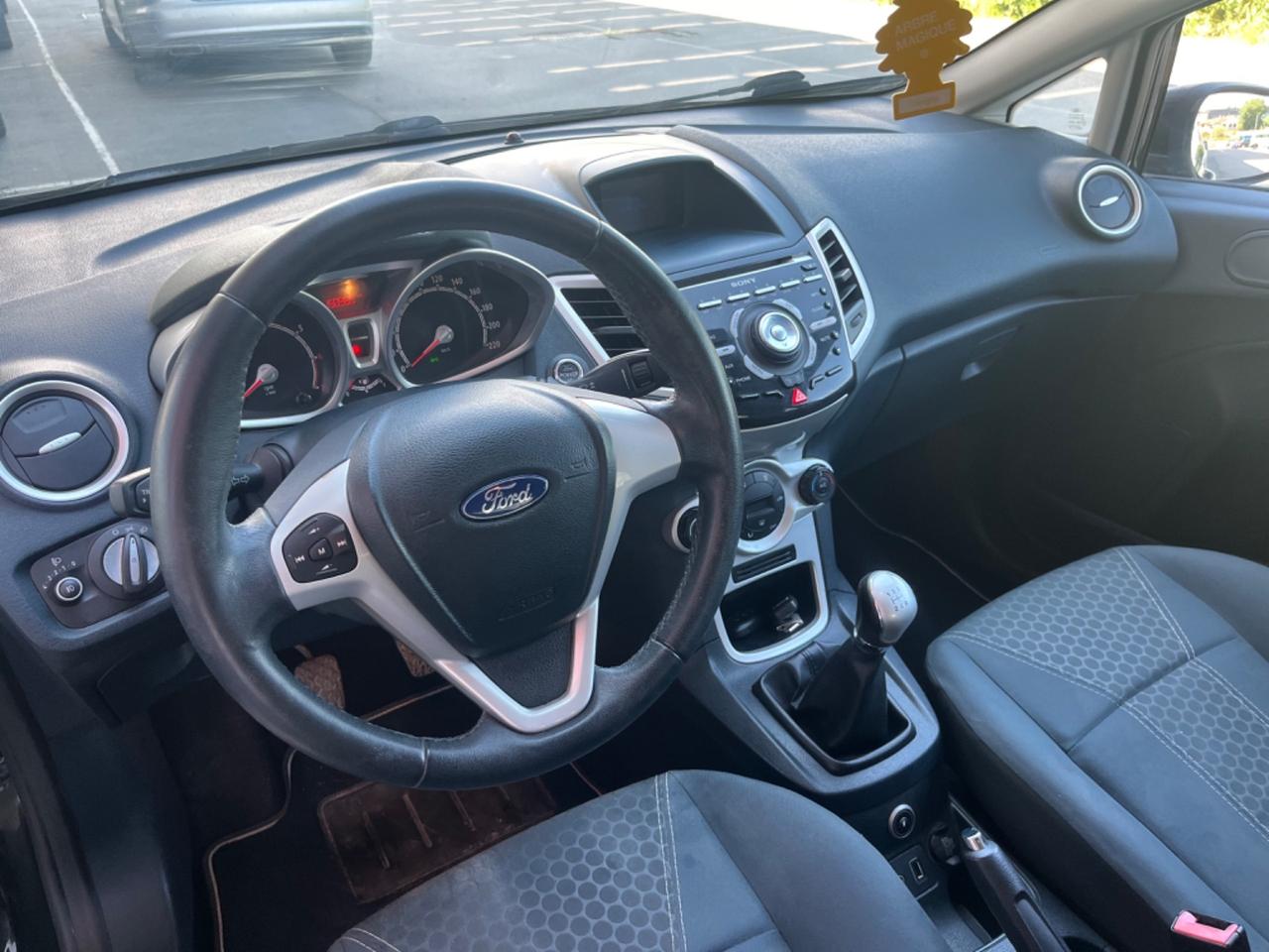 Ford Fiesta 1.4 5 porte Bz.- GPL Titanium