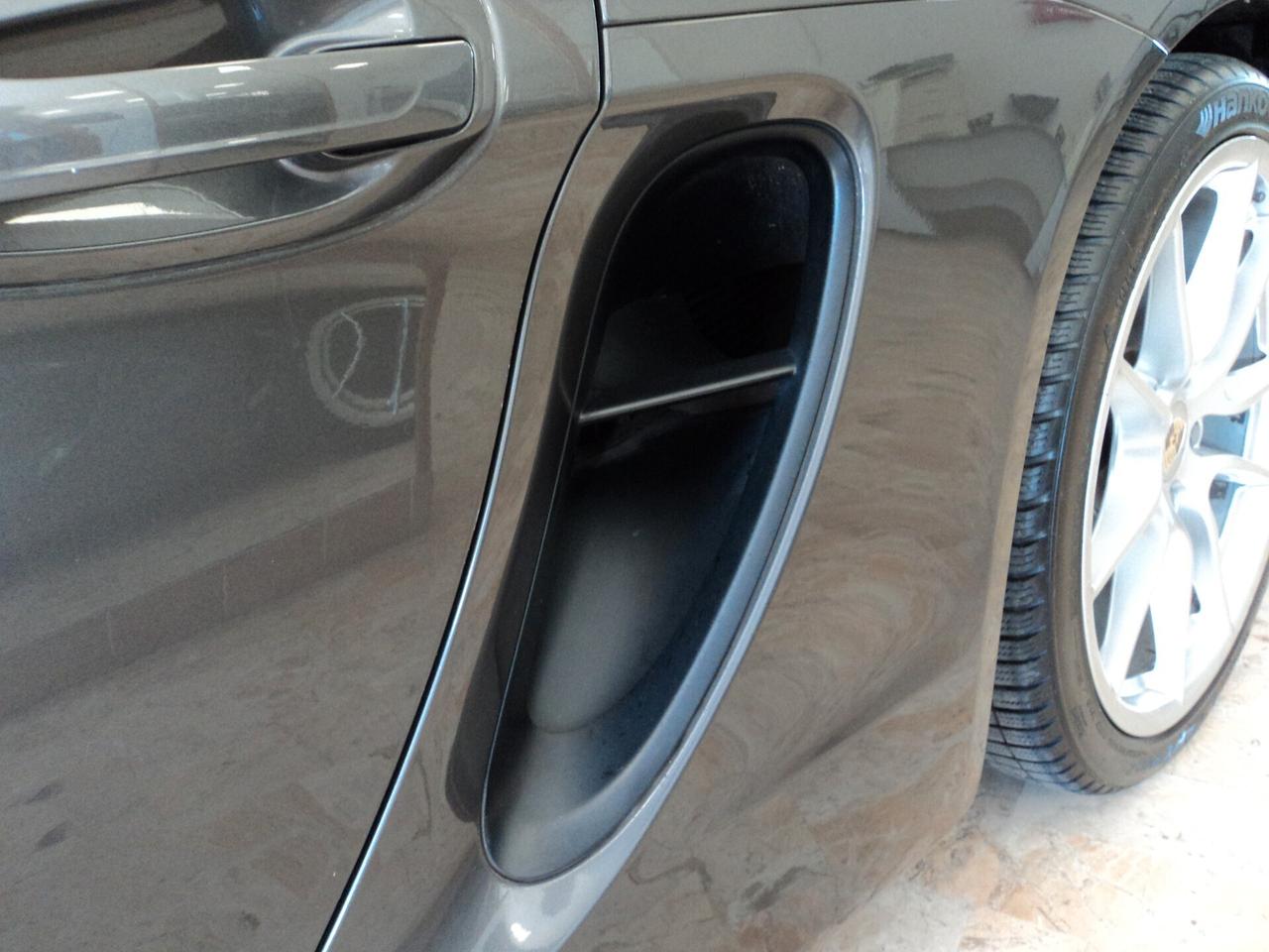 Porsche Cayman 2.7