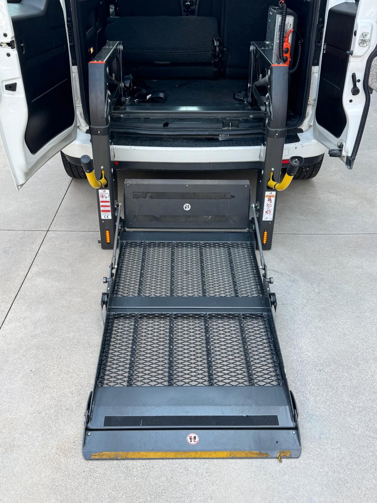 Fiat Doblo 1.6 mjt 16v Easy 95cv PEDANA DISABILI