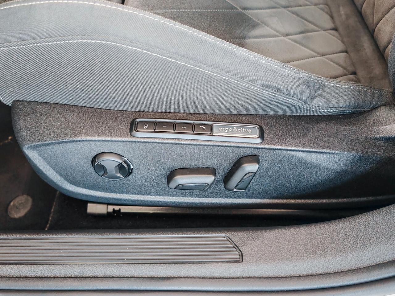 Volkswagen Golf 1.4 TSI eHYBRID 204 CV DSG Style