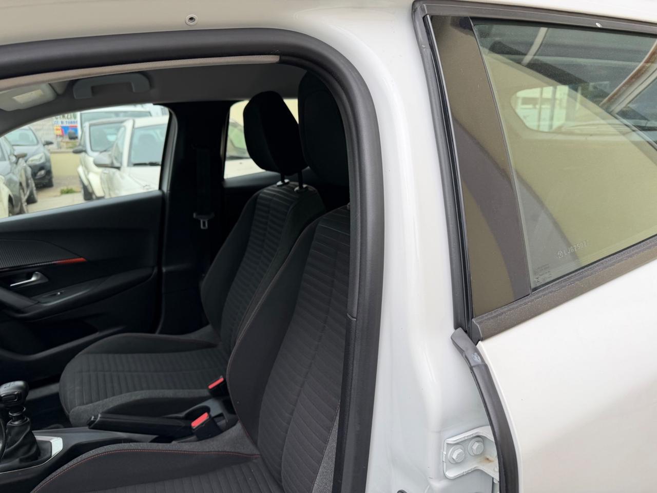 Peugeot 2008 1.5 diesel 100cv 2020