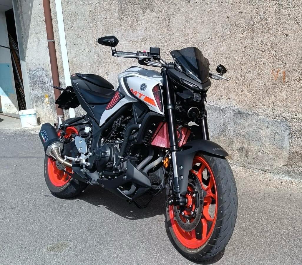 YAMAHA MT 03 SOLO 6000KM TUA A SOLI 52 EURO AL MESE