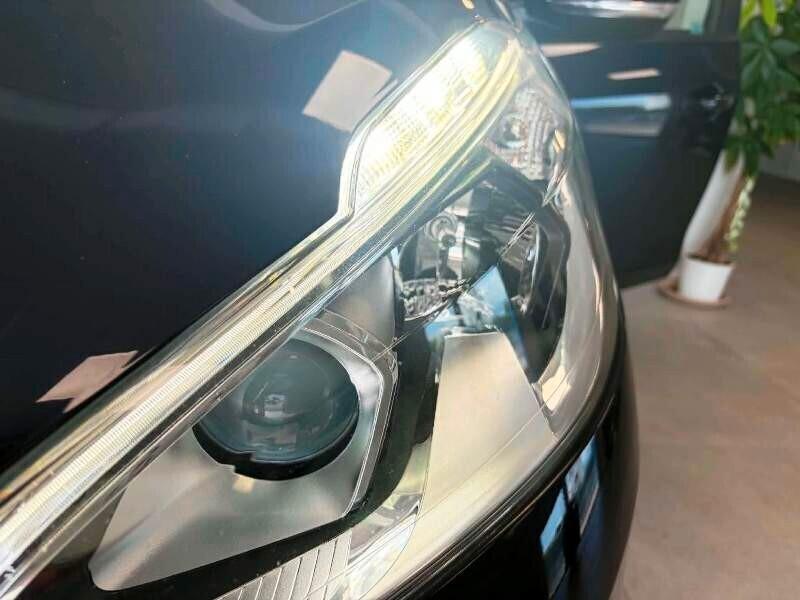 Peugeot 208 PureTech 82 CV Active
