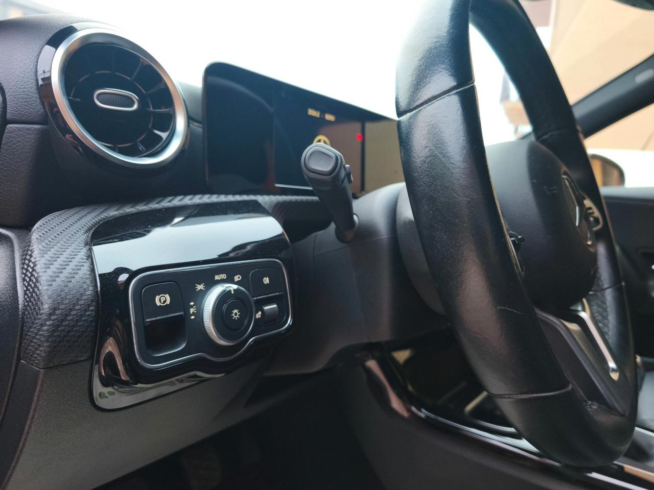 Mercedes A 180d Motore Mercedes 2.0