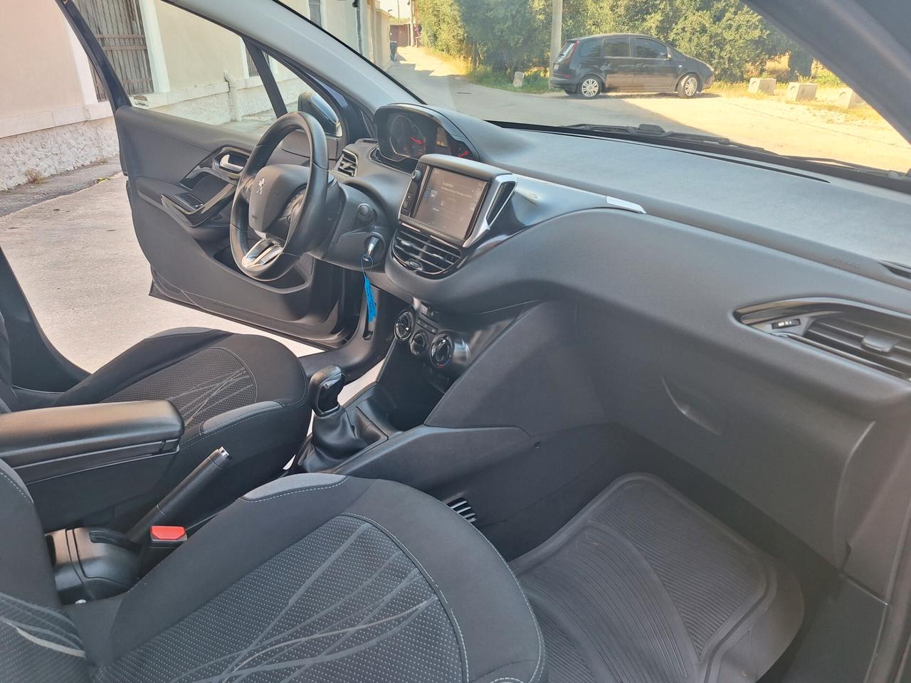Peugeot 208 1.4 HDi 68 CV 5 p PERFETTA 2015