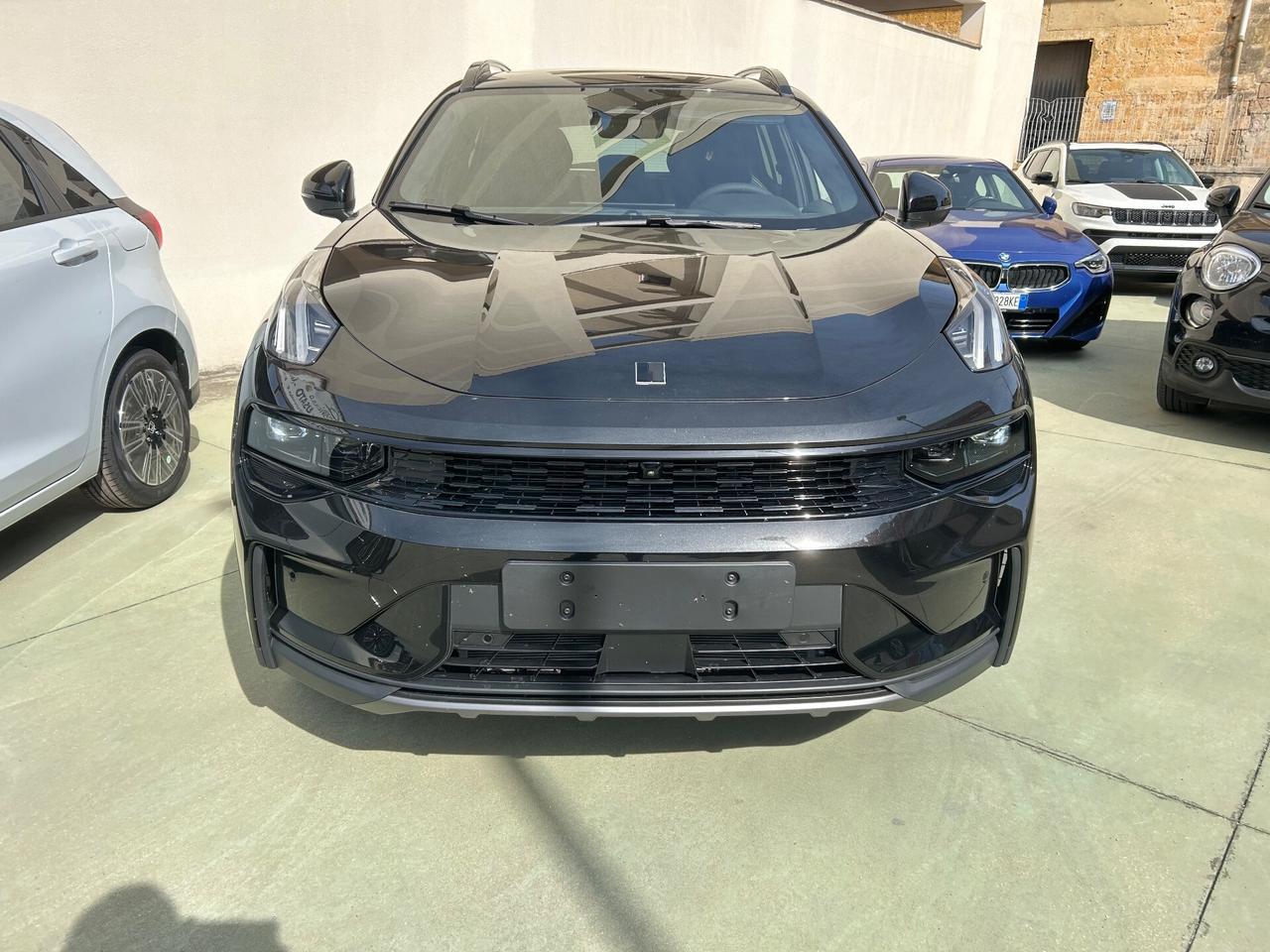 Lynk&co 01 PHEV More