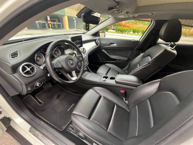 MERCEDES-BENZ GLA 200 d Automatic Premium