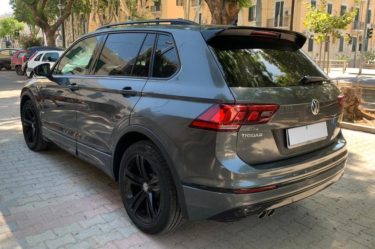 Volkswagen Tiguan 2.0 TDI SCR DSG Sport BlueMotion Technology R-LINE