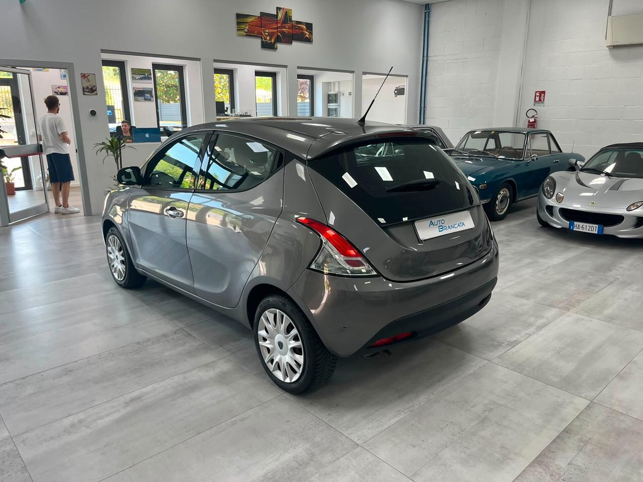 Lancia Ypsilon 1.2 8v