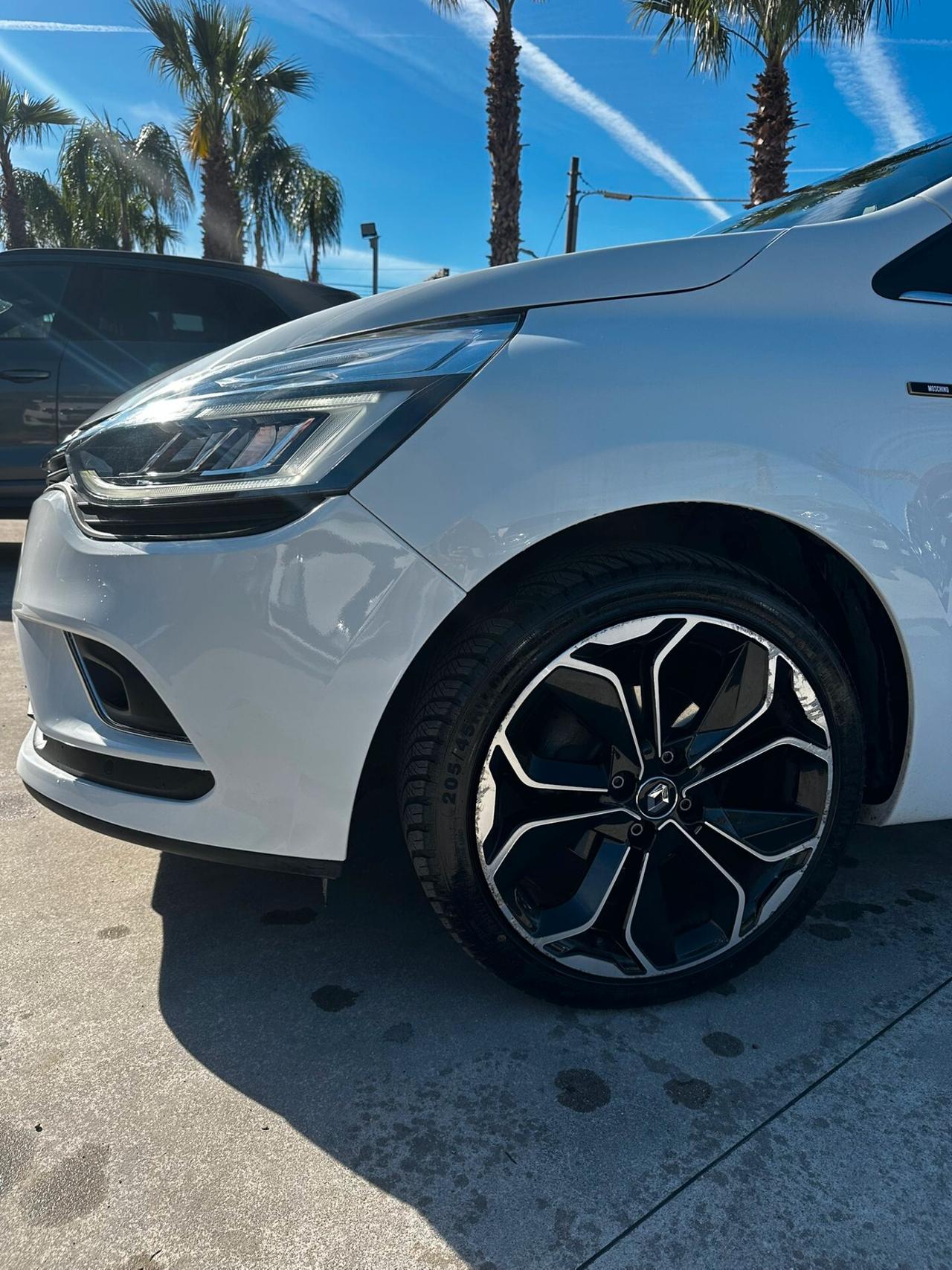 Renault Clio TCe 12V 90 CV GPL 5 porte Moschino Intens