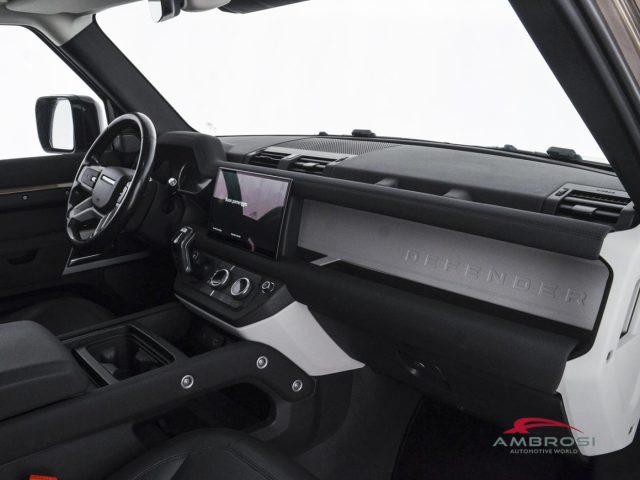 LAND ROVER Defender 110 3.0d i6 mhev SE awd 200cv auto - AUTOCARRO N1