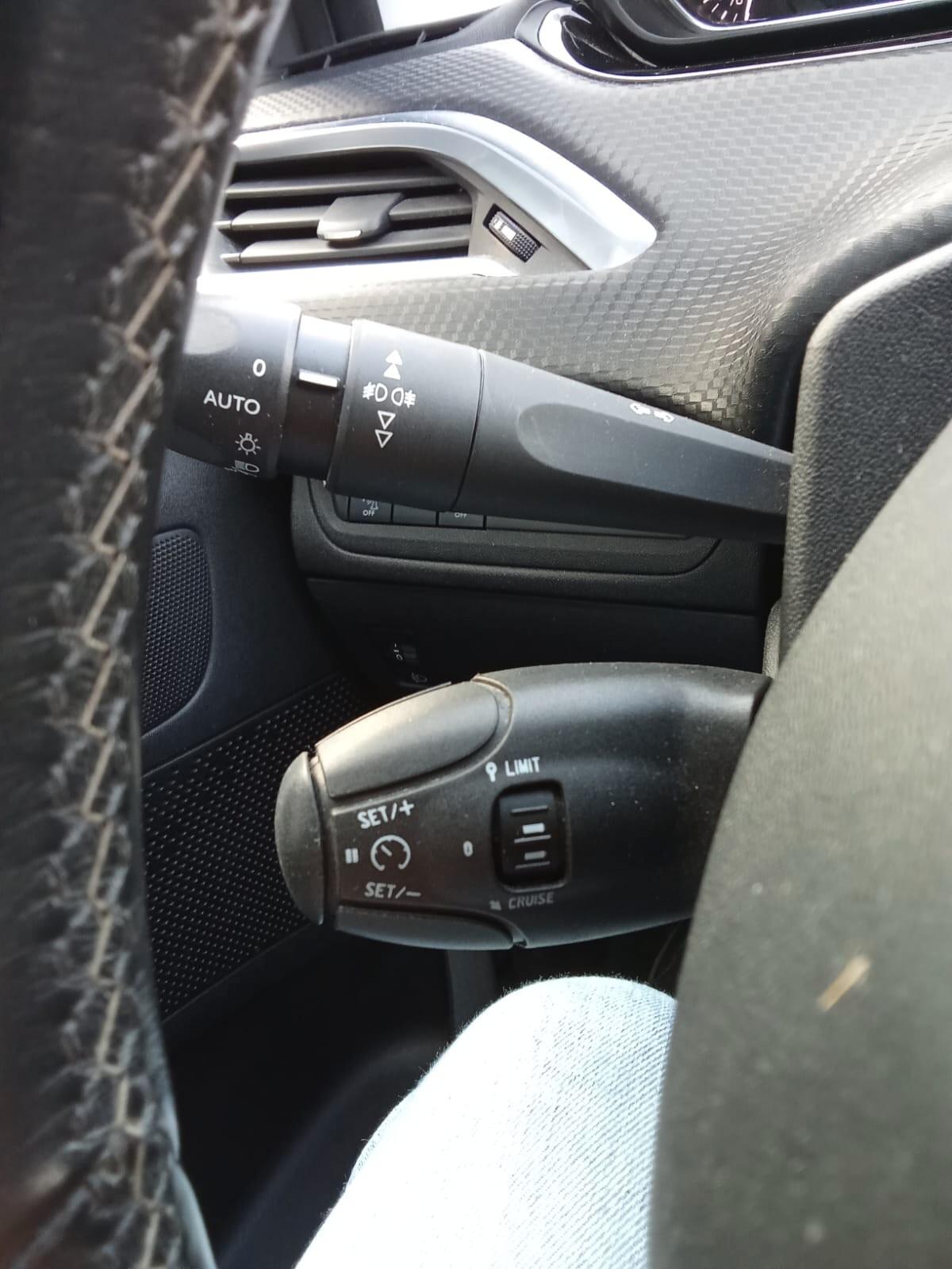 Peugeot 2008 BlueHDi 120 EAT6 S&S Allure