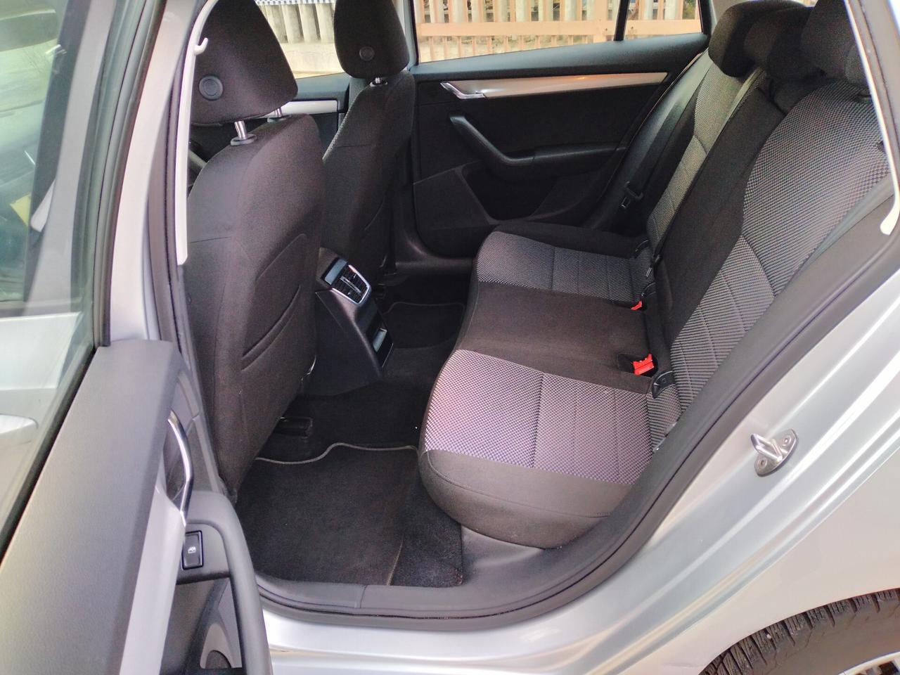 Skoda Octavia 1.6 TDI CR 110 CV Wagon Ambition