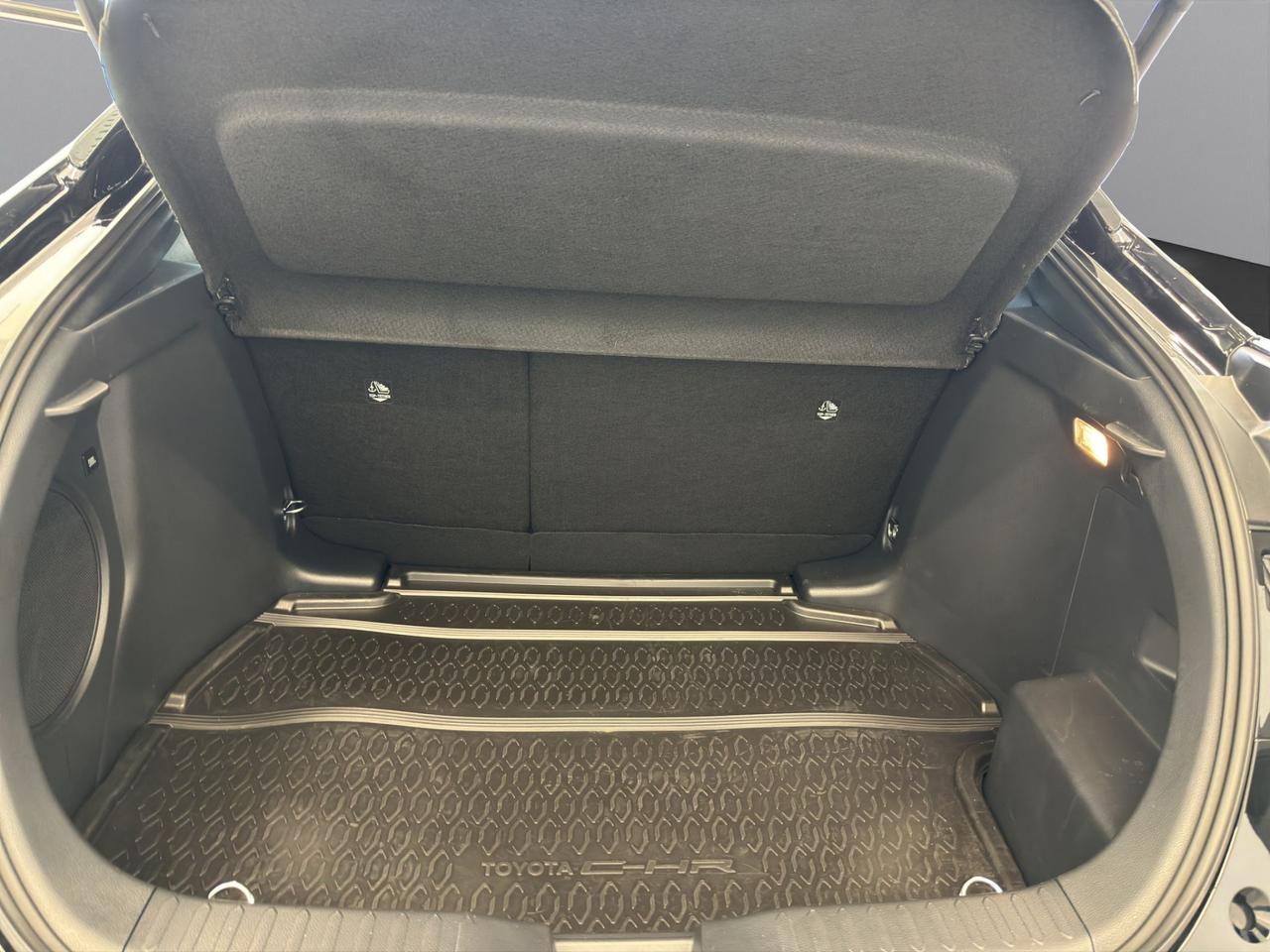 Toyota C-HR 2.0 phev Lounge Premiere fwd e-cvt