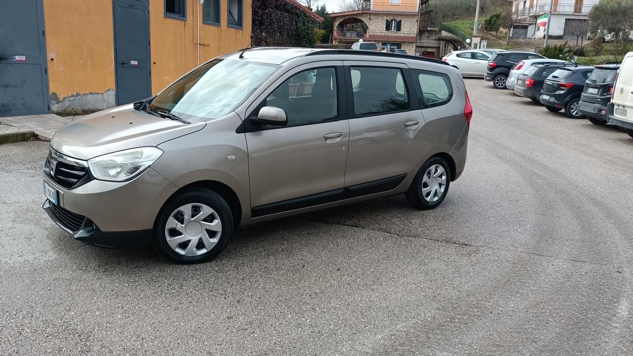 Dacia Lodgy 1.6 benzina/metano km 142.500 pari al nuovo