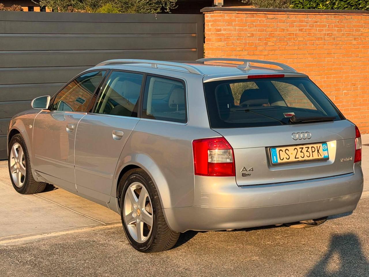 Audi A4 1.9 TDi 130cv-299.000km-U.Prop-2004