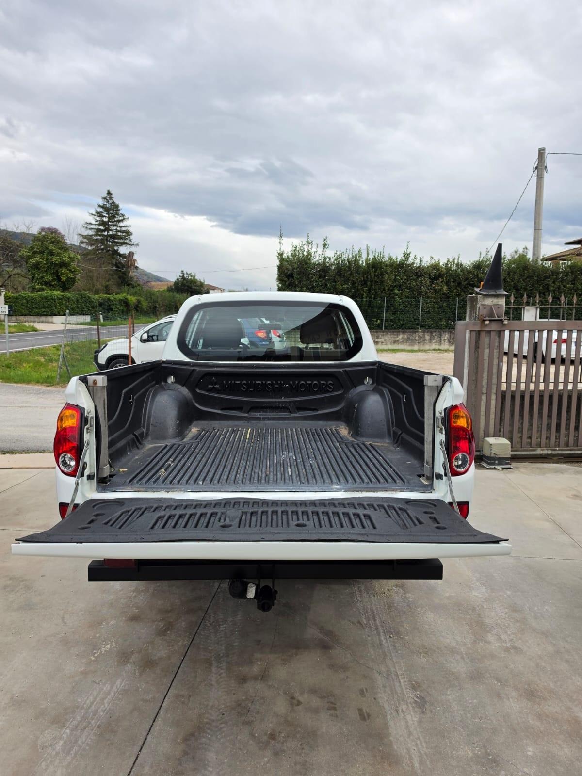 Mitsubishi L200 4x4 anno 2016 prezzo iva compresa