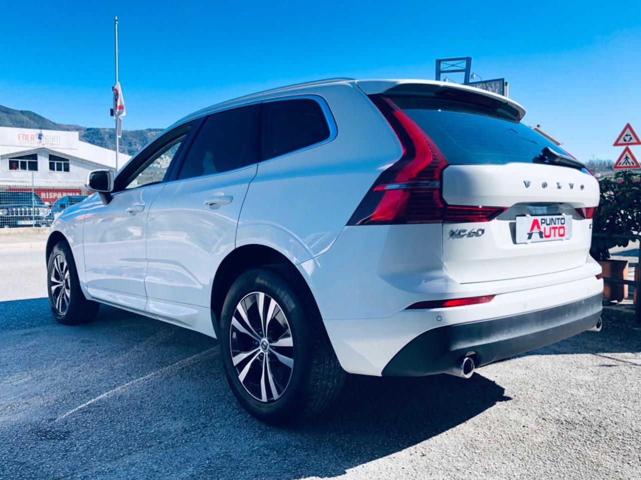 Volvo XC60 B4 (d) hybrid AWD Momentum Pro 60MILAKM