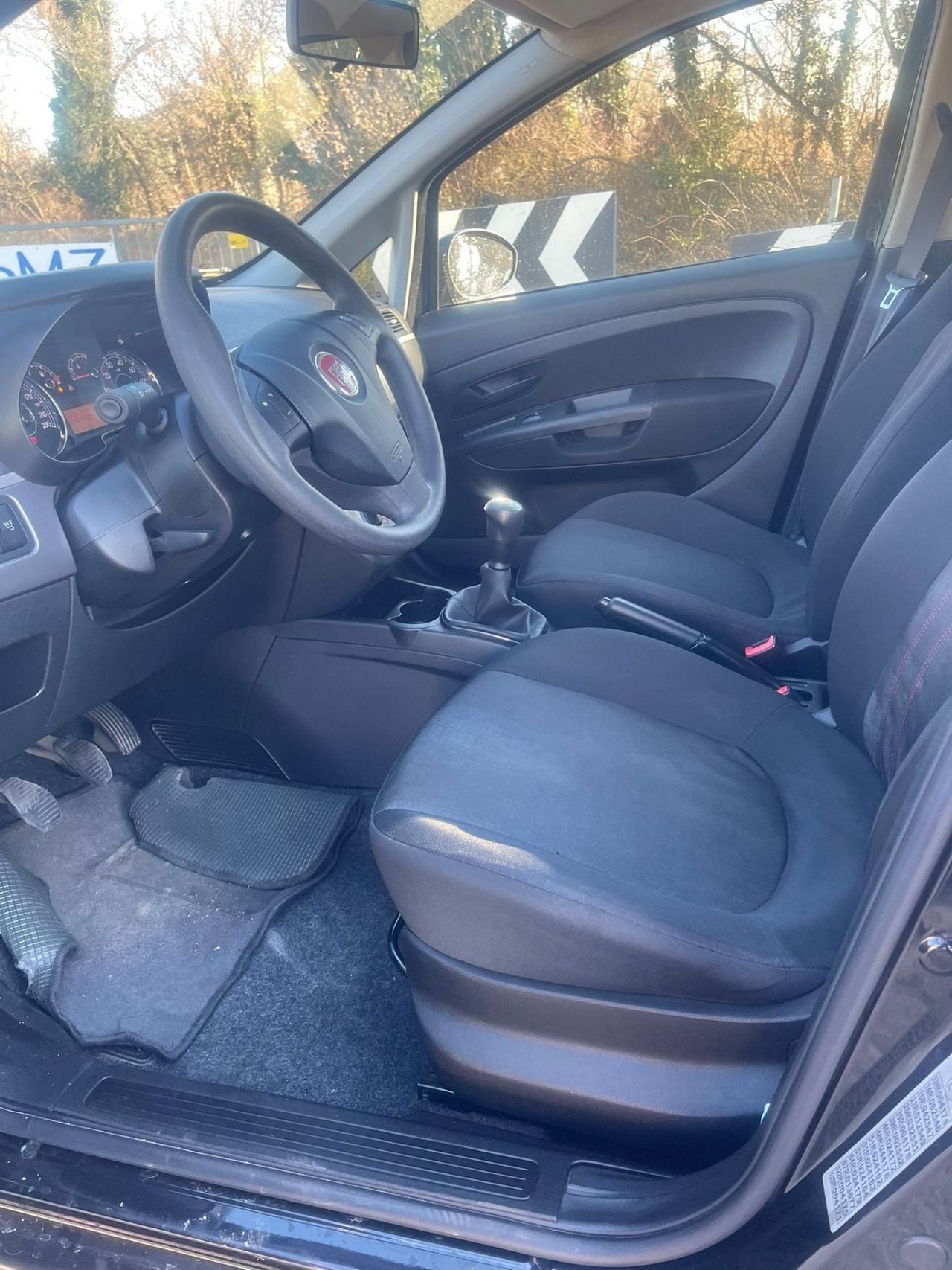 Fiat Punto 1.3 MJT 5 porte anno 2014 per neo pat