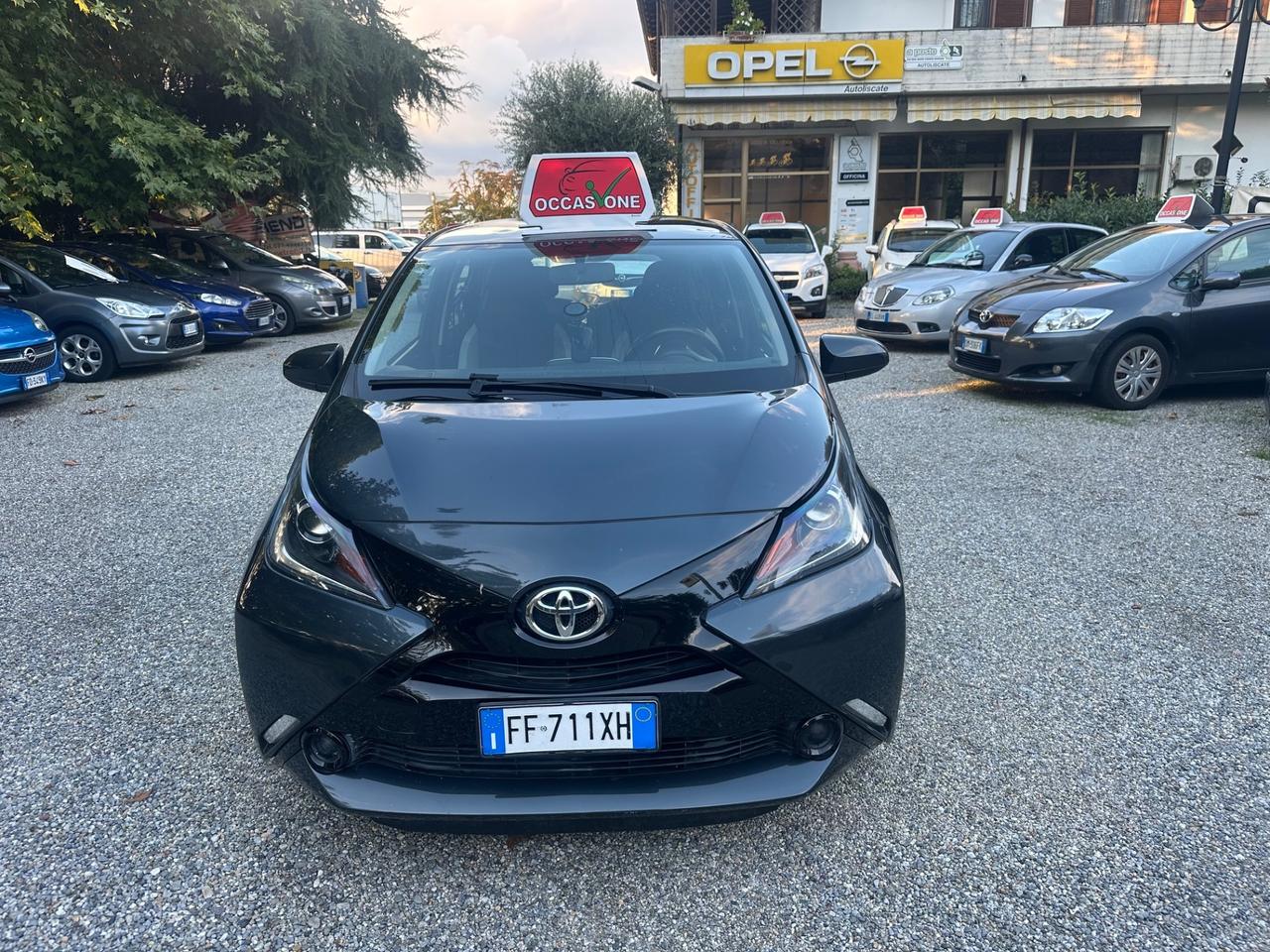 Toyota Aygo 1.0 VVT-i 69 CV 5 porte x-cite