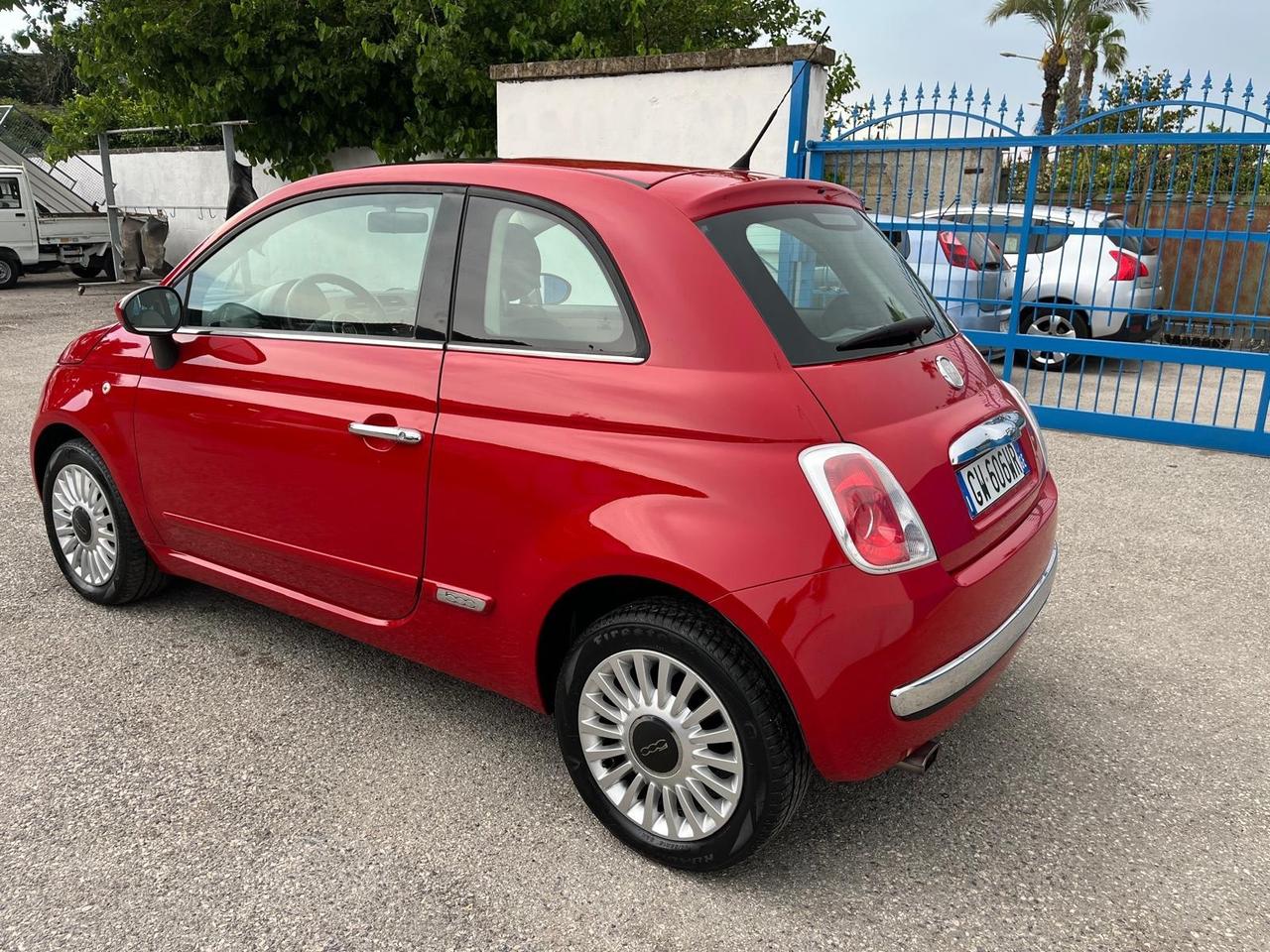 Fiat 500 lounge -1.2 benz-km 73000-2011