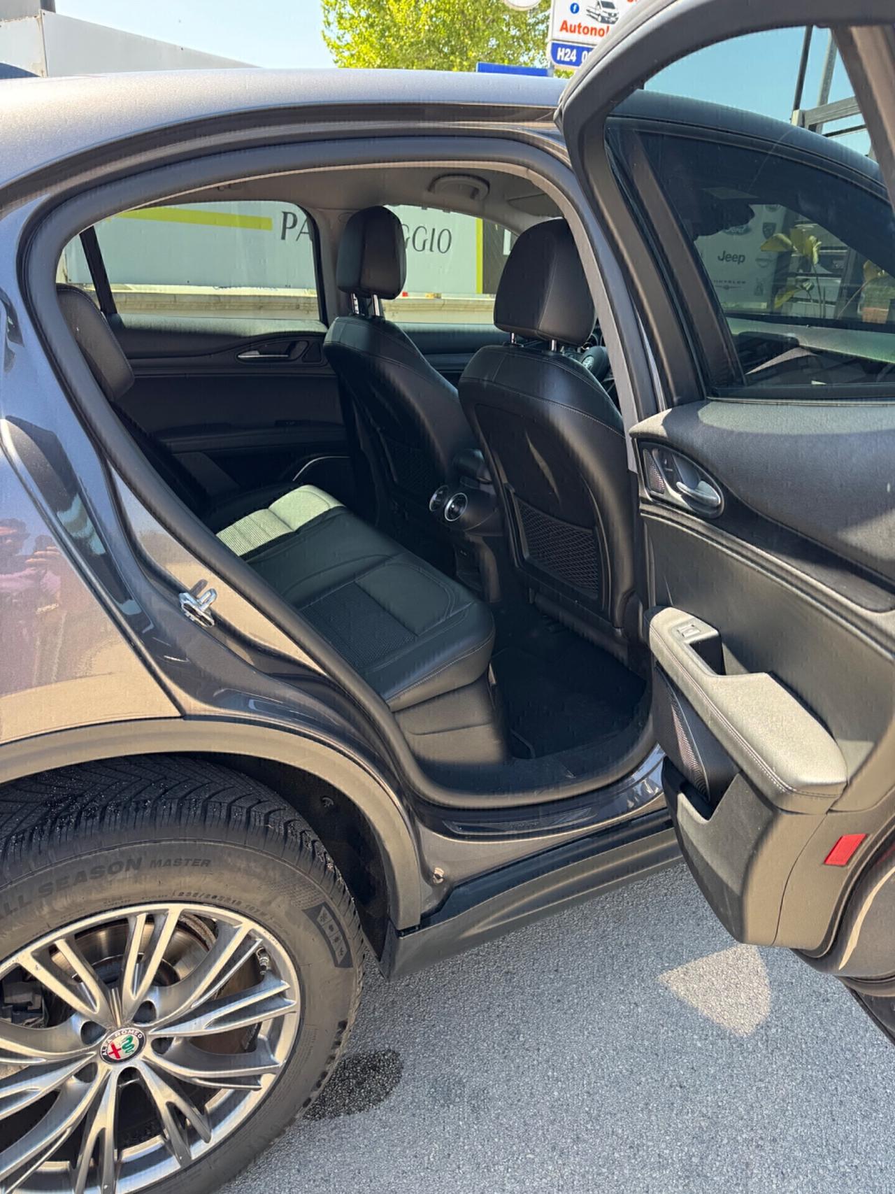 Alfa Romeo Stelvio 2.2 Turbodiesel 180 CV AT8 Q4 Business
