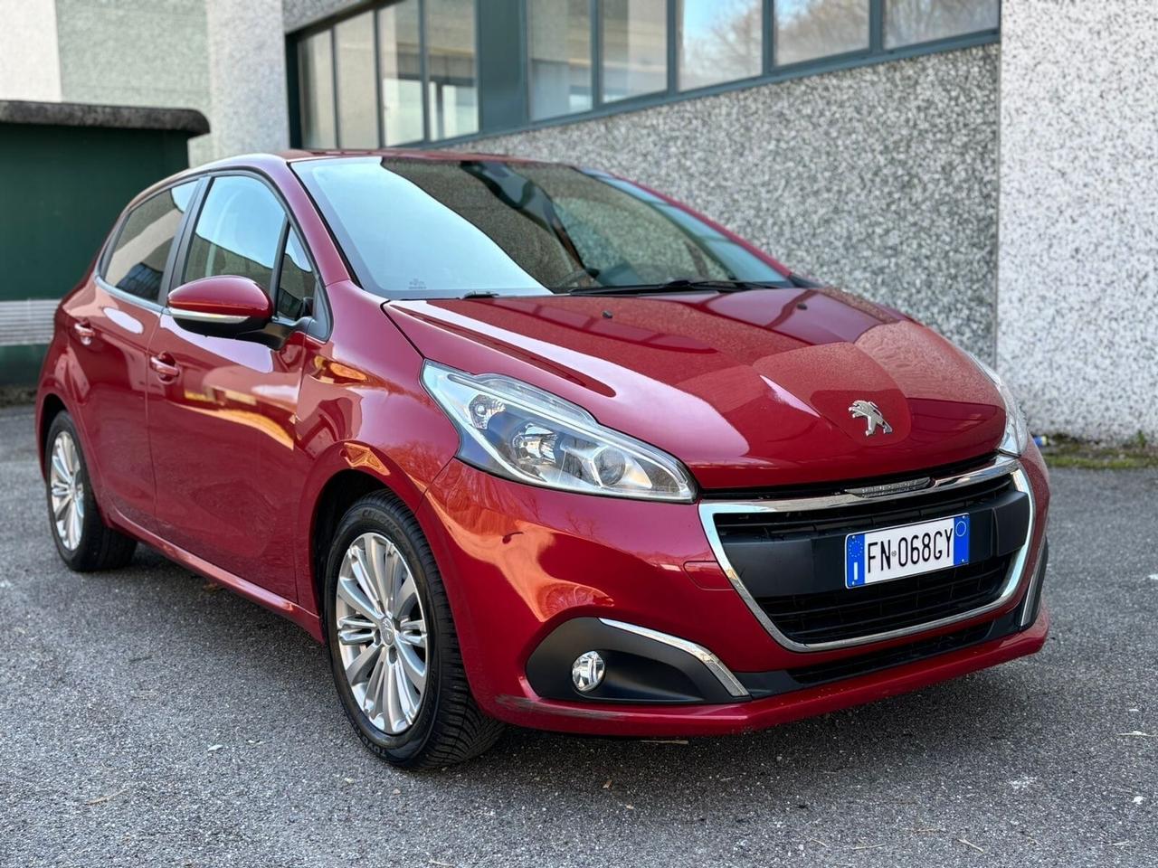 Peugeot 208 PureTech 82 5 porte Allure*NEOPATENTATI*