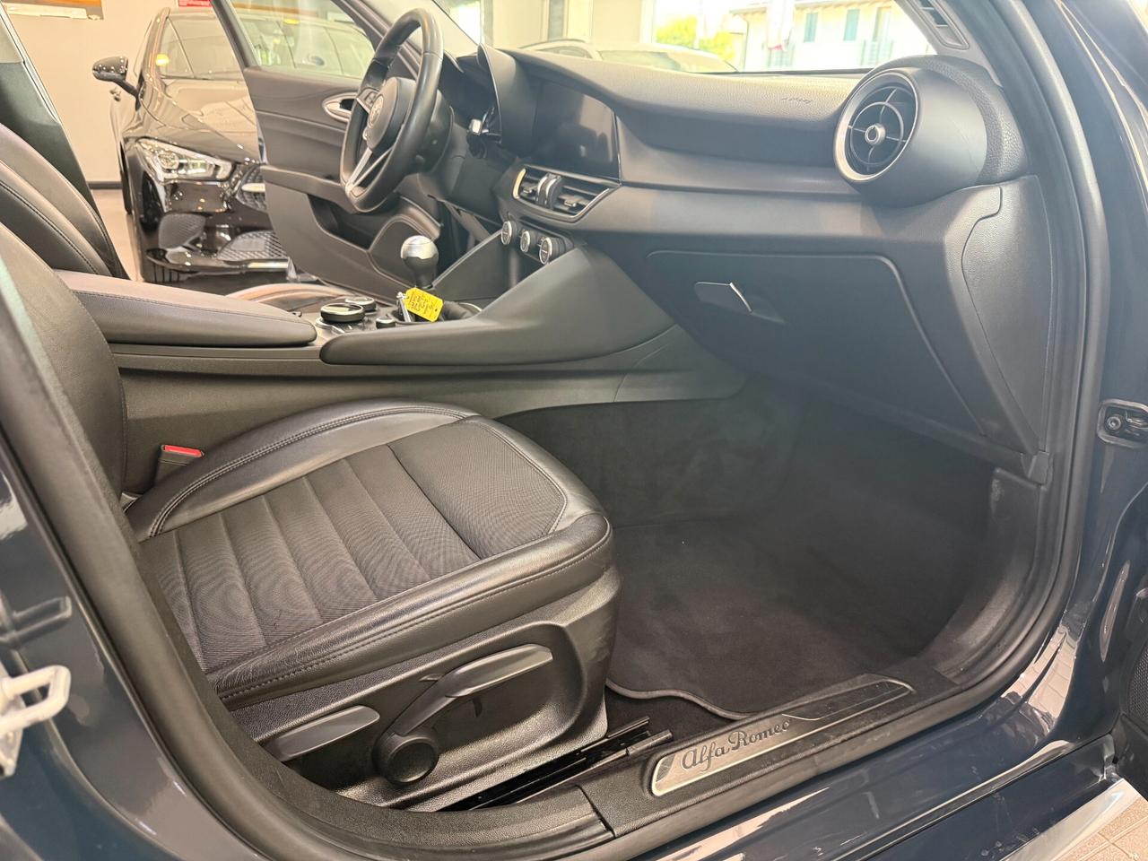 Alfa Romeo Giulia 2.2 t Business Sport Edition 180cv auto