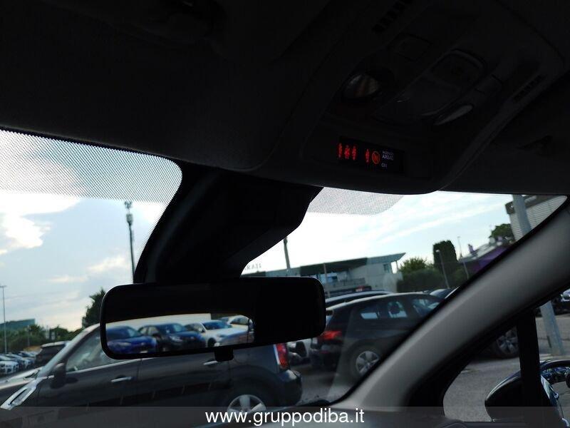 Citroën C3 2017 Benzina 1.2 puretech Shine s&s 83cv neopatentati my20
