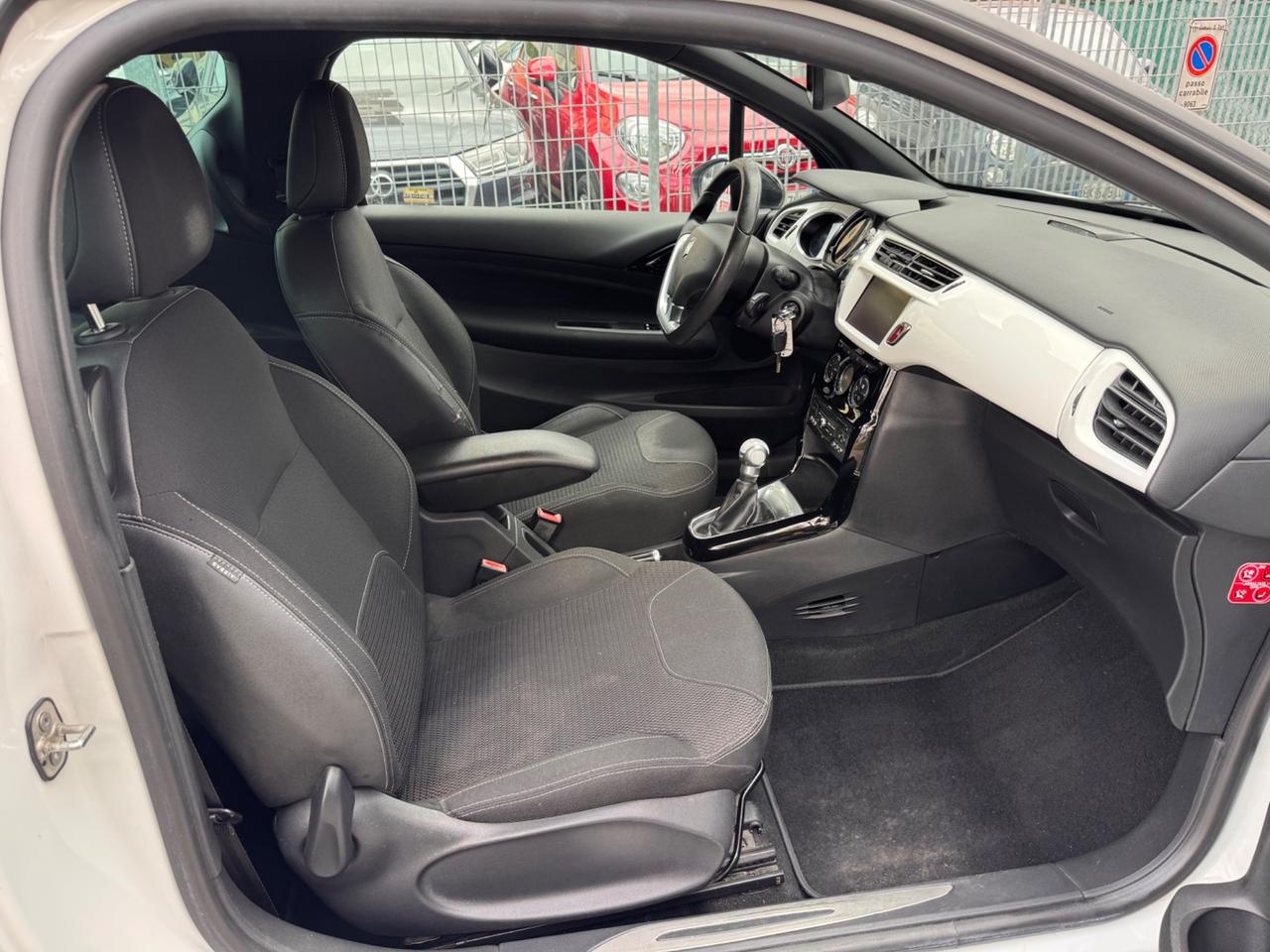 DS3 3 1.4 HDi 92 CV Just Black neopaten garanzia 12 me