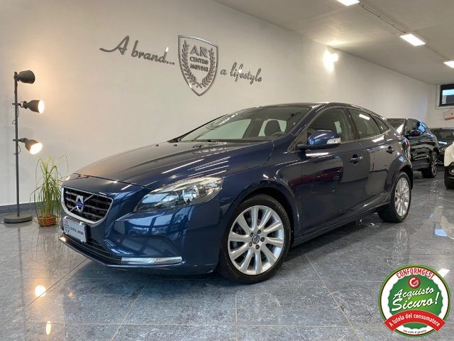 VOLVO V40 1.6 115 CV d2 Momentum Uniprop Tagliandi Led PDC